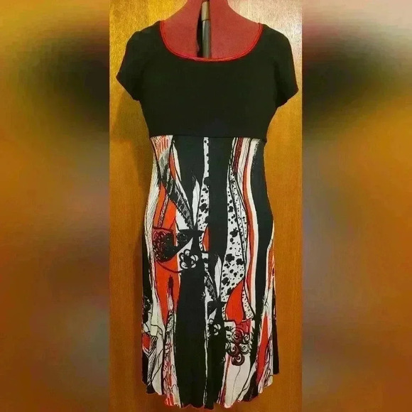 Joseph Ribkoff | Scoop Neck Short Sleeve Dress, Ptp 20'' - Picture 4 of 7